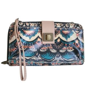 sakroots artists circle zip around wallet wristlet